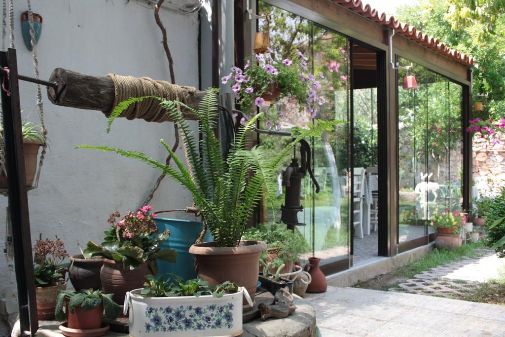 Istanbul Pension Ayvalik Exterior foto