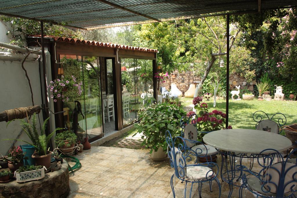 Istanbul Pension Ayvalik Exterior foto
