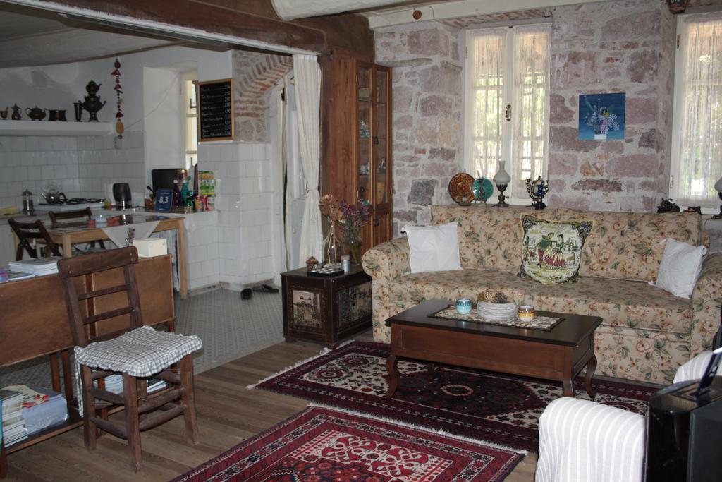 Istanbul Pension Ayvalik Exterior foto