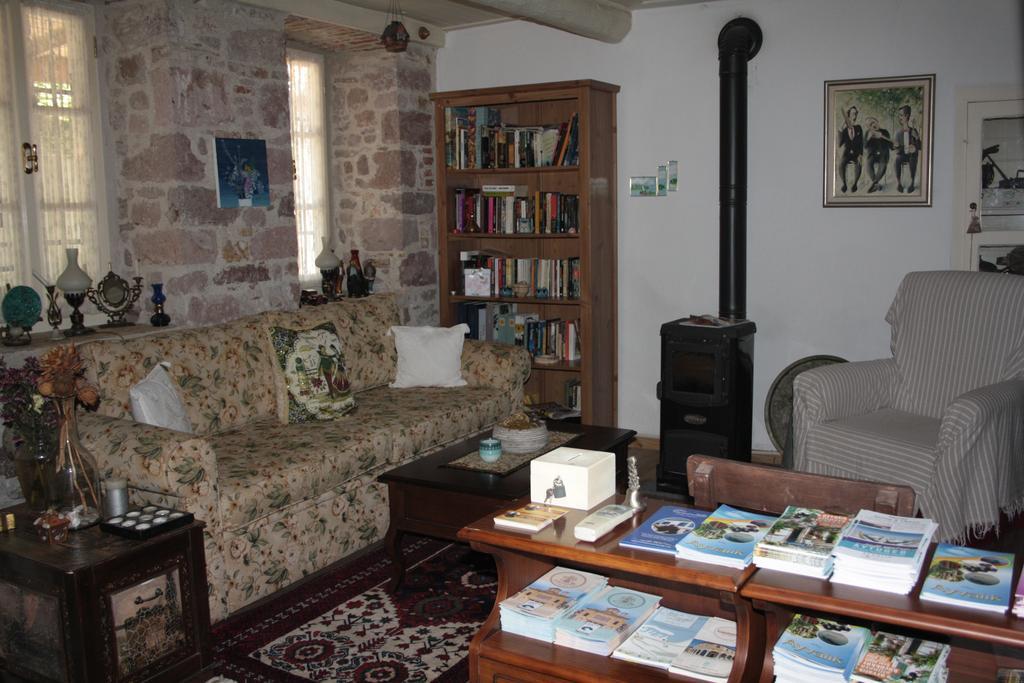 Istanbul Pension Ayvalik Exterior foto
